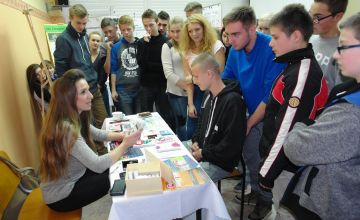 SMS mówi NIE przemocy i używkom