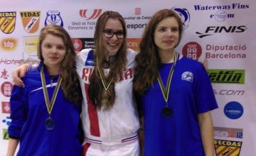 3 medale Amelii Pisarczyk w pływaniu w płetwach