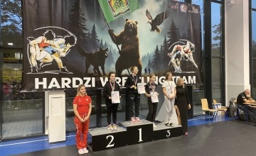 5 medali zapaśników!
