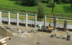 Słupy żelbetowe, ściany i bramy (4)