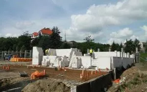 Boisko zewnętrzne i zaplecze socjalne (1)